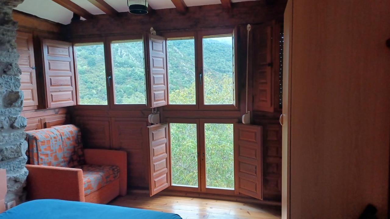 A Palleira Castro Caldelas Luaran gambar