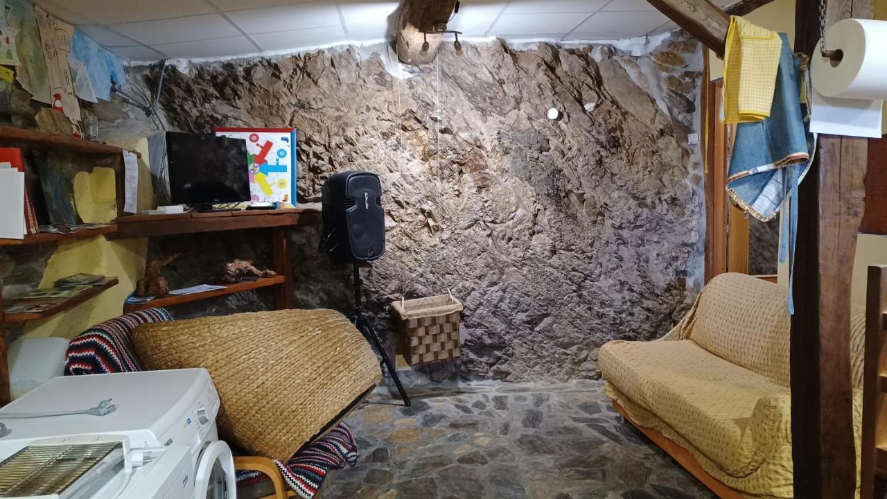 A Palleira Castro Caldelas Luaran gambar